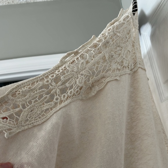 Cream Floral Appliqué Cardigan - Picture 2 of 3